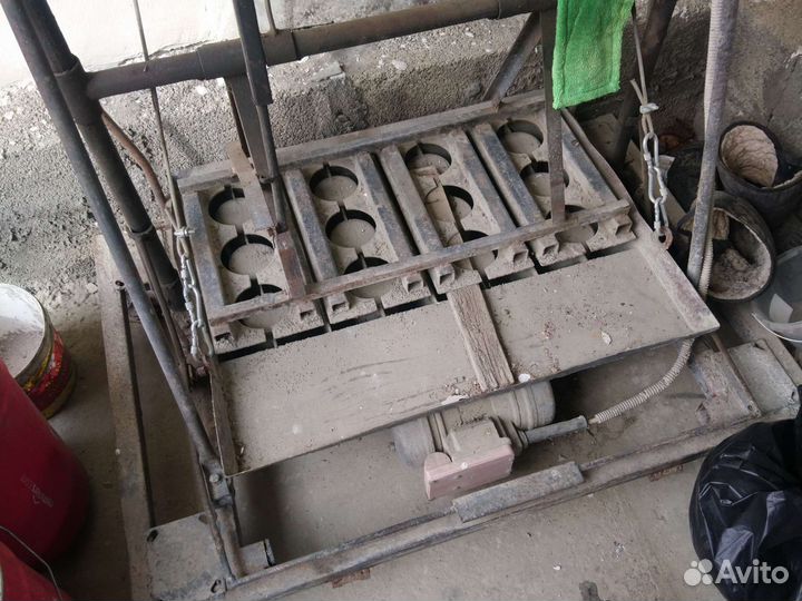 Станок для изготовления блоков