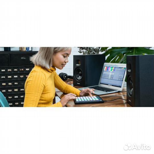 Midi-контроллер Novation Launchpad Mini MK3