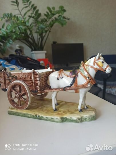 Антикварная ваза статуэтка фарфор