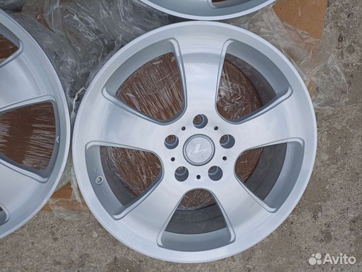 Литые диски Weds R17 как новые 114,3