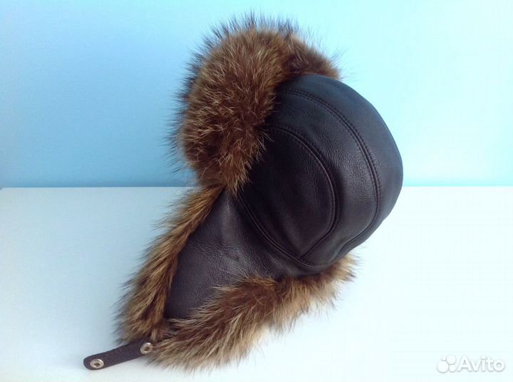 Меховая шапка ушанка