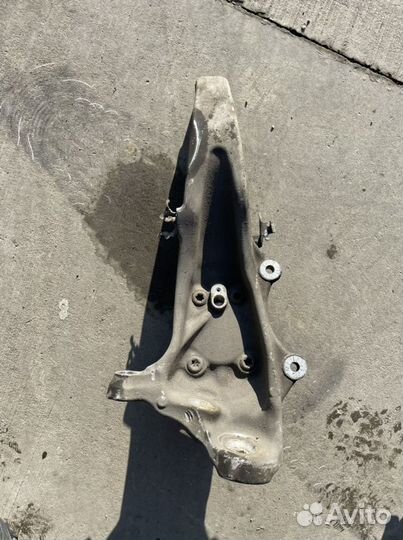 Кулак поворотный передний правый BMW F серия