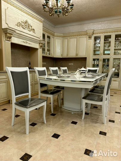 Стол обеденный