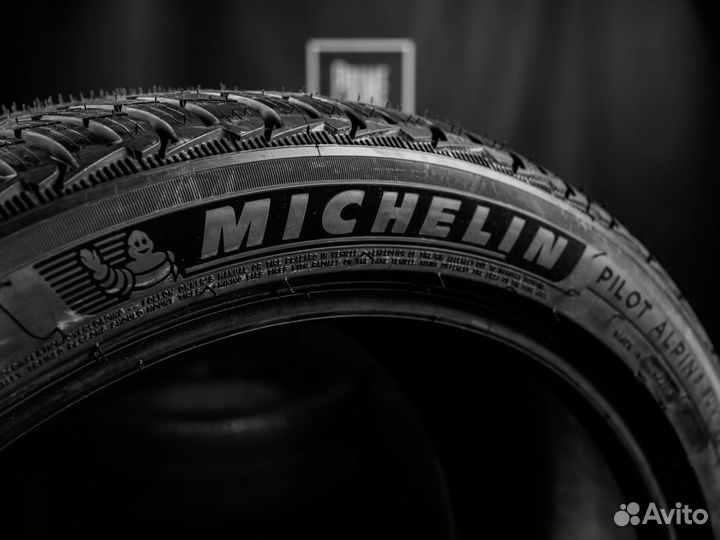 Michelin Pilot Alpin 5 SUV 265/40 R22 99V