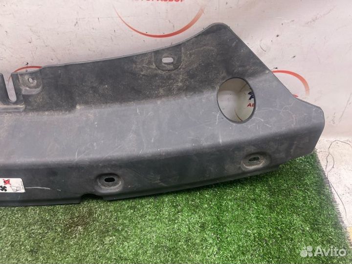 Накладка замка капота передняя Ford Kuga 2 2.0