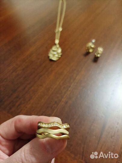 Кольцо из бижутерного сплава, эмали, страз