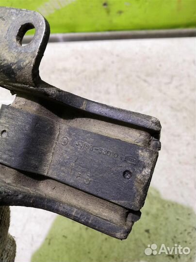 Опора кпп Тойота Хайлендер