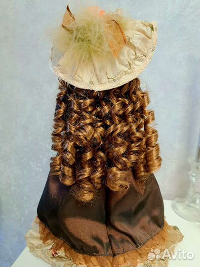 Кукла фарфоровая коллекционная