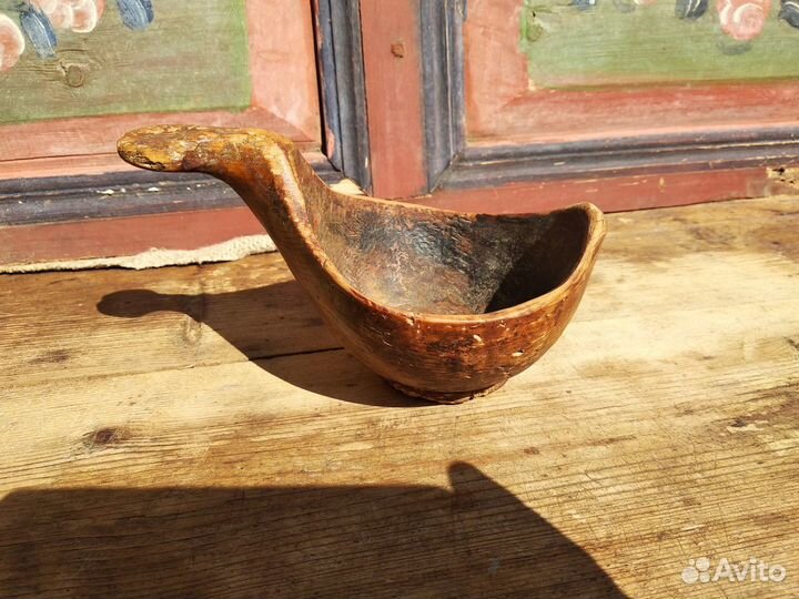 Старинный деревянный ладьевидный ковш скопкарь