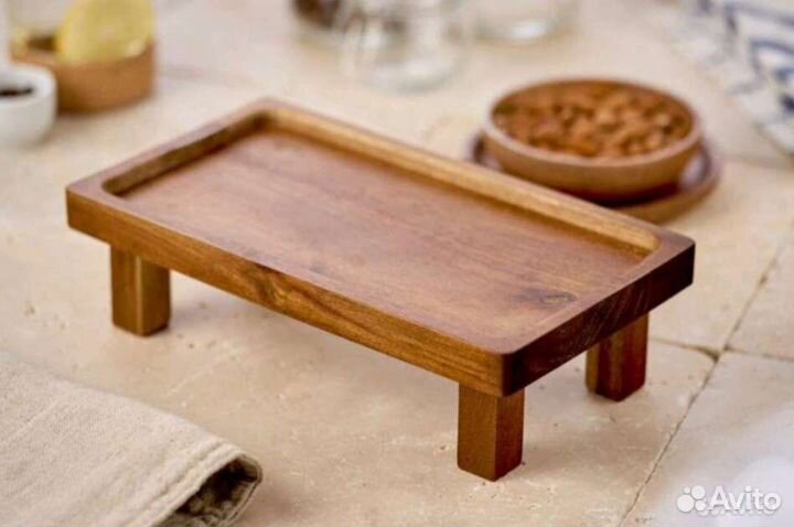 Сервировочный столик ручной работы деревянный