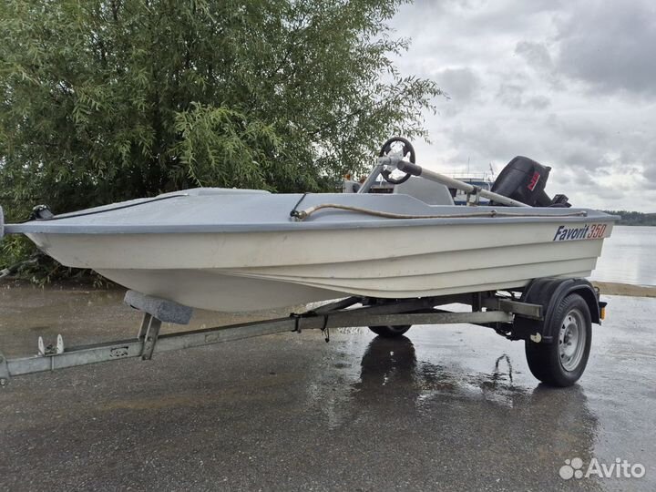 Лодка с мотором