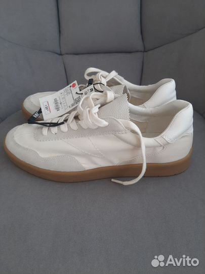 Кроссовки zara