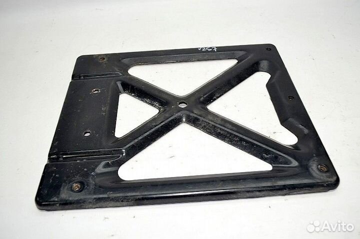 Кронштейн крыла переднего моста, правый volvo FH