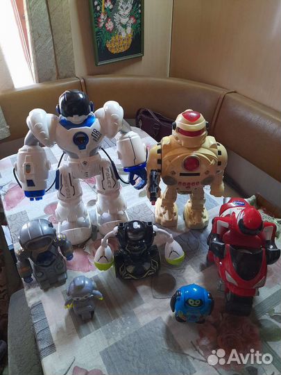 Механические игрушки роботы