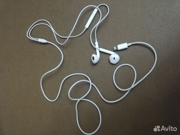 Наушники для iPhone проводные (разъём Lightning)