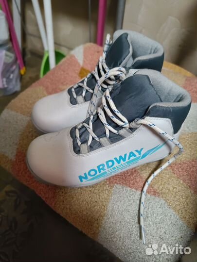 Лыжные ботинки 34р