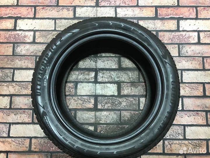 Goodyear UltraGrip Ice 225/50 R17 96T