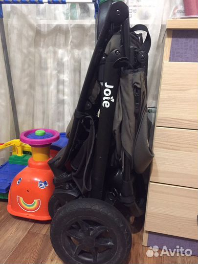 Прогулочная коляска Joie litetrax 4