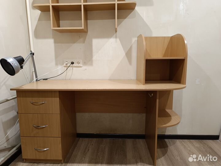 Письменный стол