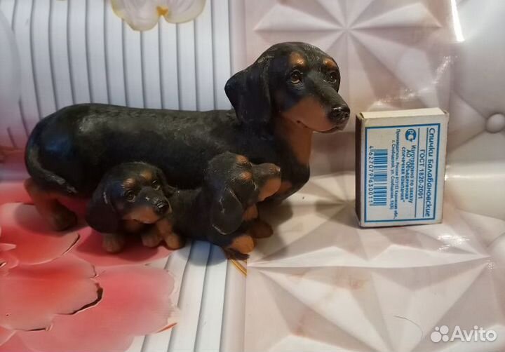 Такса статуэтка