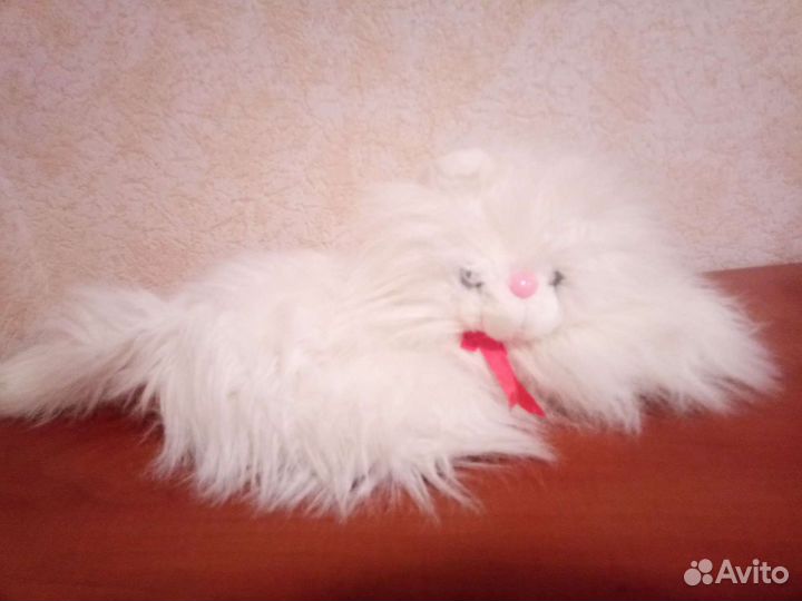 Игрушка мягкая: пушистая кошечка с голубыми глазка