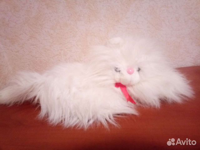 Игрушка мягкая: пушистая кошечка с голубыми глазка