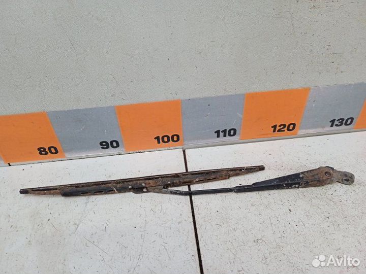 Поводок стеклоочистителя задний Mercedes-Benz