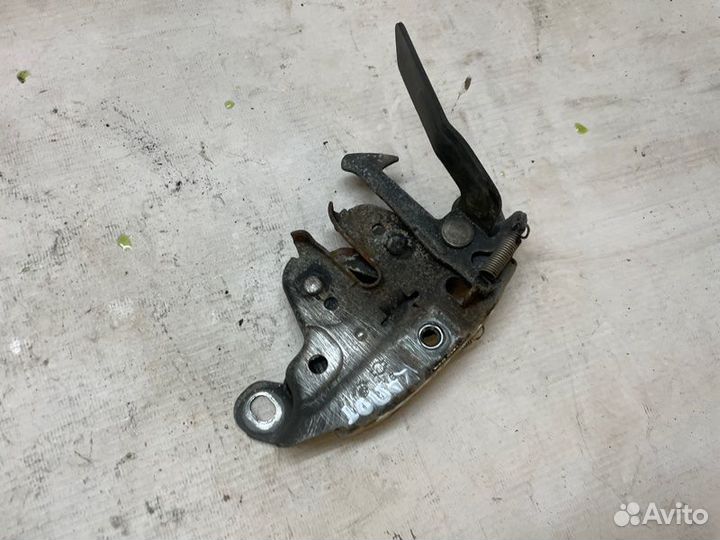 Замок капота Nissan X-Trail NT31 MR20DE 2007-2011