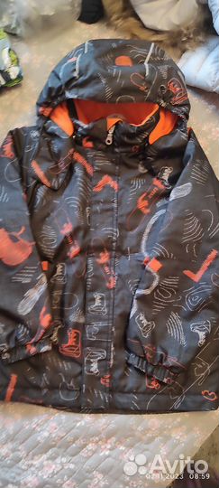 Куртка зимняя lassie 122+6 состояние новой