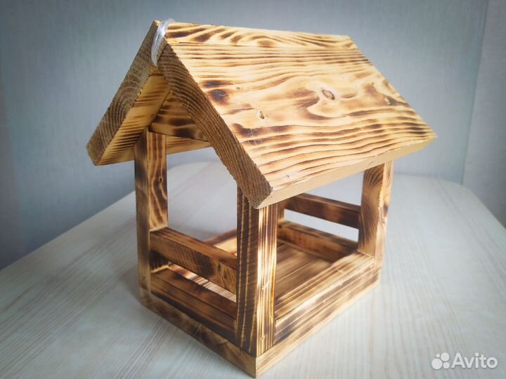 Кормушка для птиц деревянная