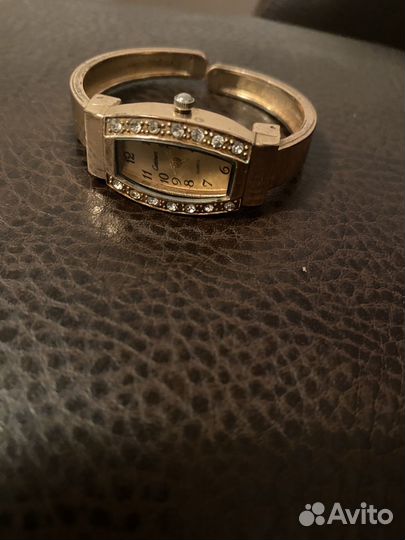 Часы наручные женские