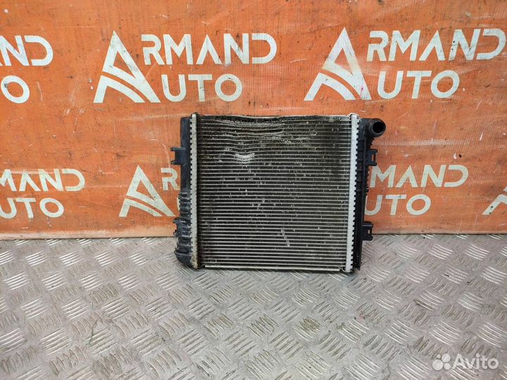 Радиатор двс дополнительный правый Mercedes