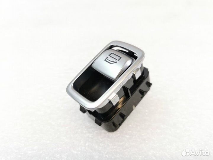 Кнопка стеклоподъемника задняя левая Mercedes-Benz