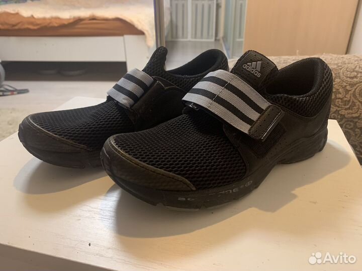 Кроссовки Adidas р.39 оригинал