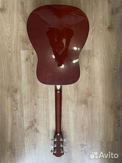 Акустическая гитара