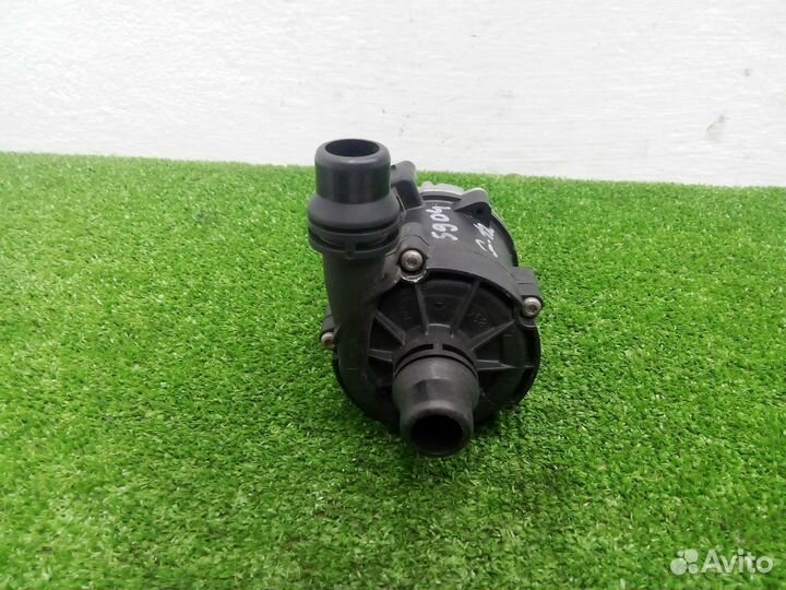 Б/У Б/У Насос водяной (помпа) 8637952 BMW