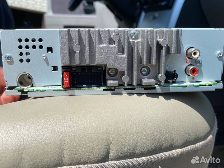 Автомобильная магнитола pioneer