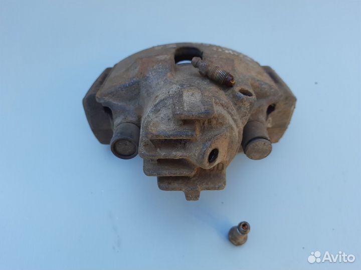 Суппорт передний правый Форд Мондео 1 Скорпио 2