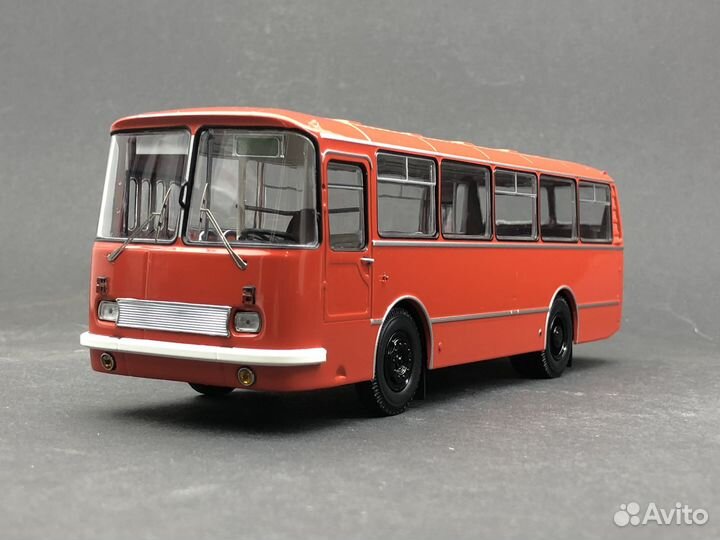 Лаз 695Н Скарлет Demprice 1:43