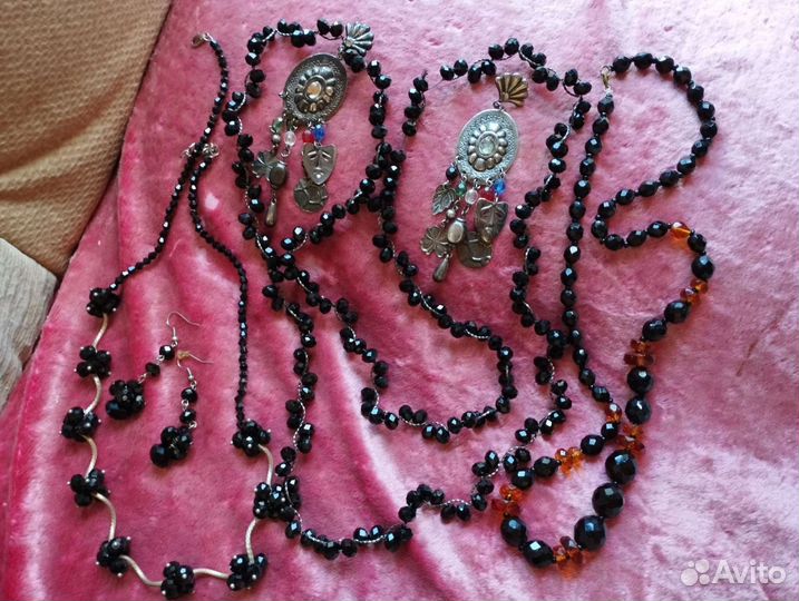 Бижутерия винтаж. Бусы колье браслеты. Ретро
