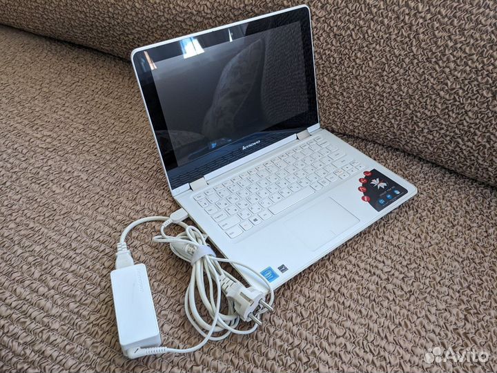 Ноутбук Lenovo yoga 300