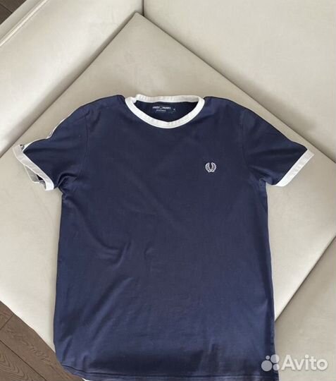 Футболка fred perry с лампасами