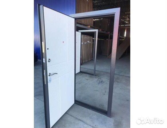 Дверь входная 8,5см «Токио» Букле/ Белое дерево