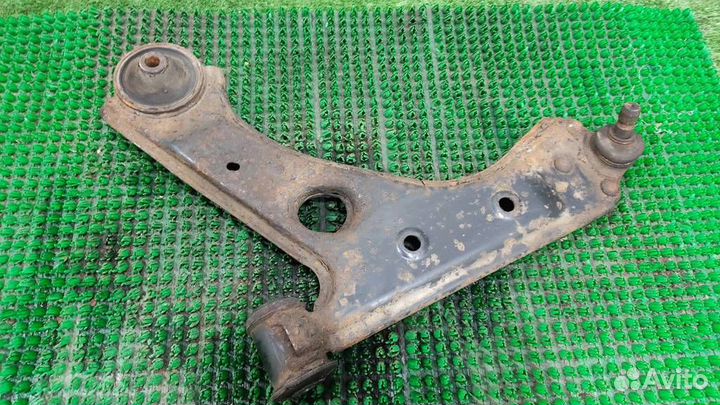 Рычаг передний левый нижний Opel Corsa D 2011