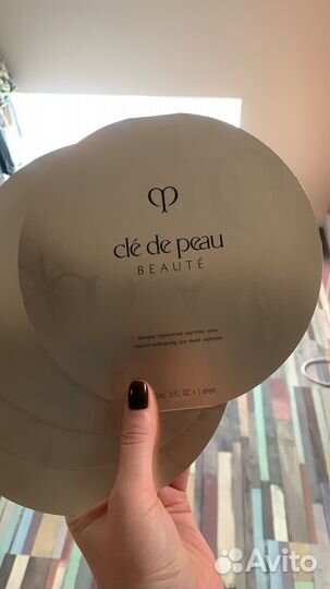 Лифтинг Патчи для контура глаз Cle de peau