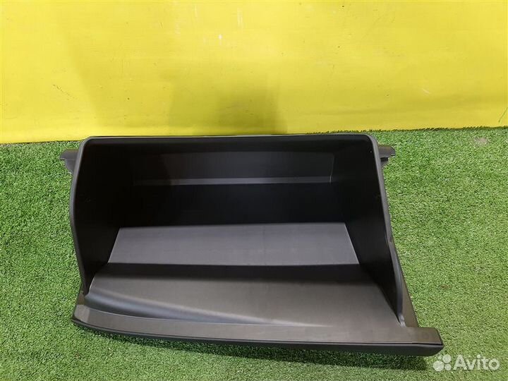 Бардачок Toyota Camry ASV70 2018 - Н. В