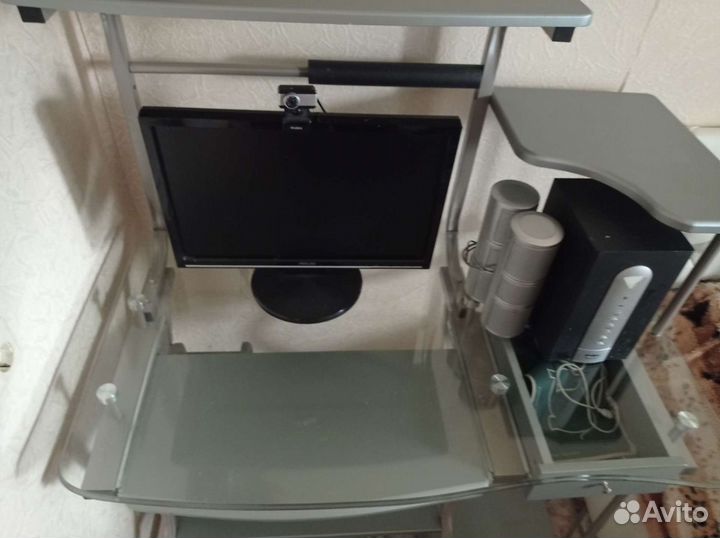 Компьютерный стол