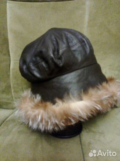 Шапка как у Аллы Пугачёвой. Отторочка - енот Осно