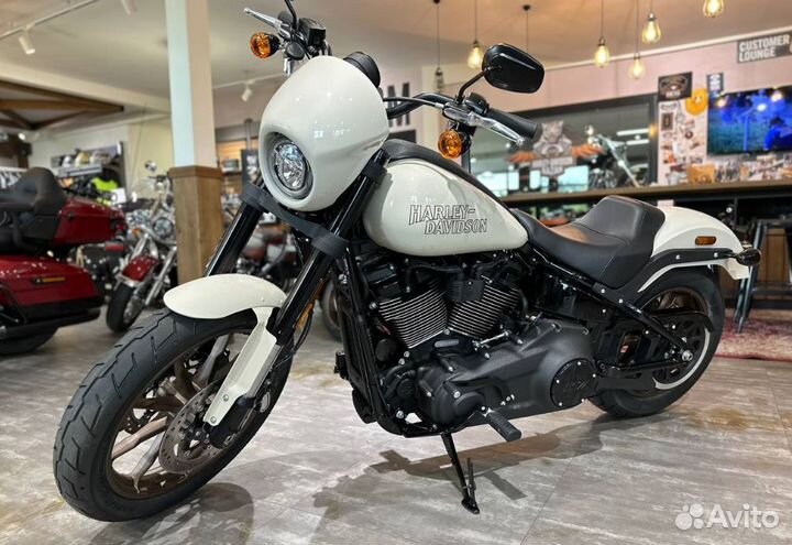 Low Rider S 117 2023 White Sand Pearl