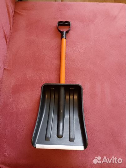 Автомобильная лопатка